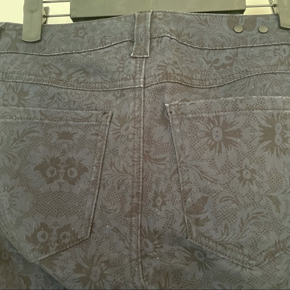 CAbi Navy Floral Print Skinny Jeans, Size 2 - Picture 6 of 7